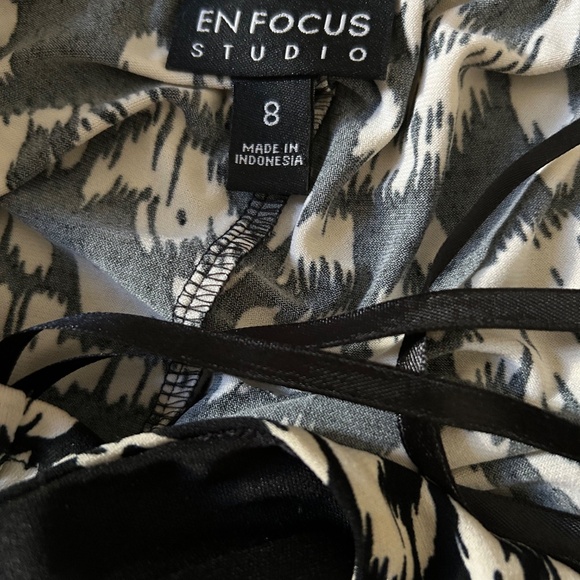 ENFOCUS -Sexy Dress for Date Night- Size 8 - Picture 6 of 6